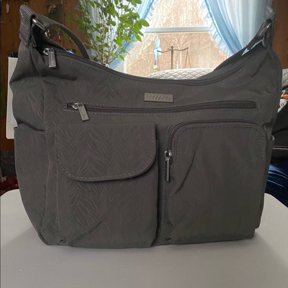 Baggallini  Everyplace Bag